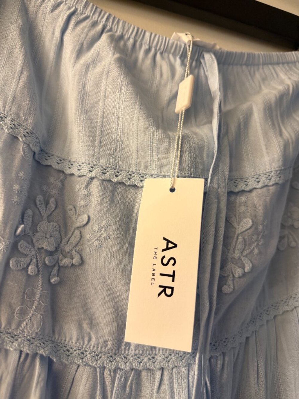 ASTR The Label Gwyn Embroidered Midi Skirt - ASTR the Label - Picture 3 of 4
